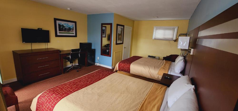 Deluxe Double Room with Two Double Beds interior